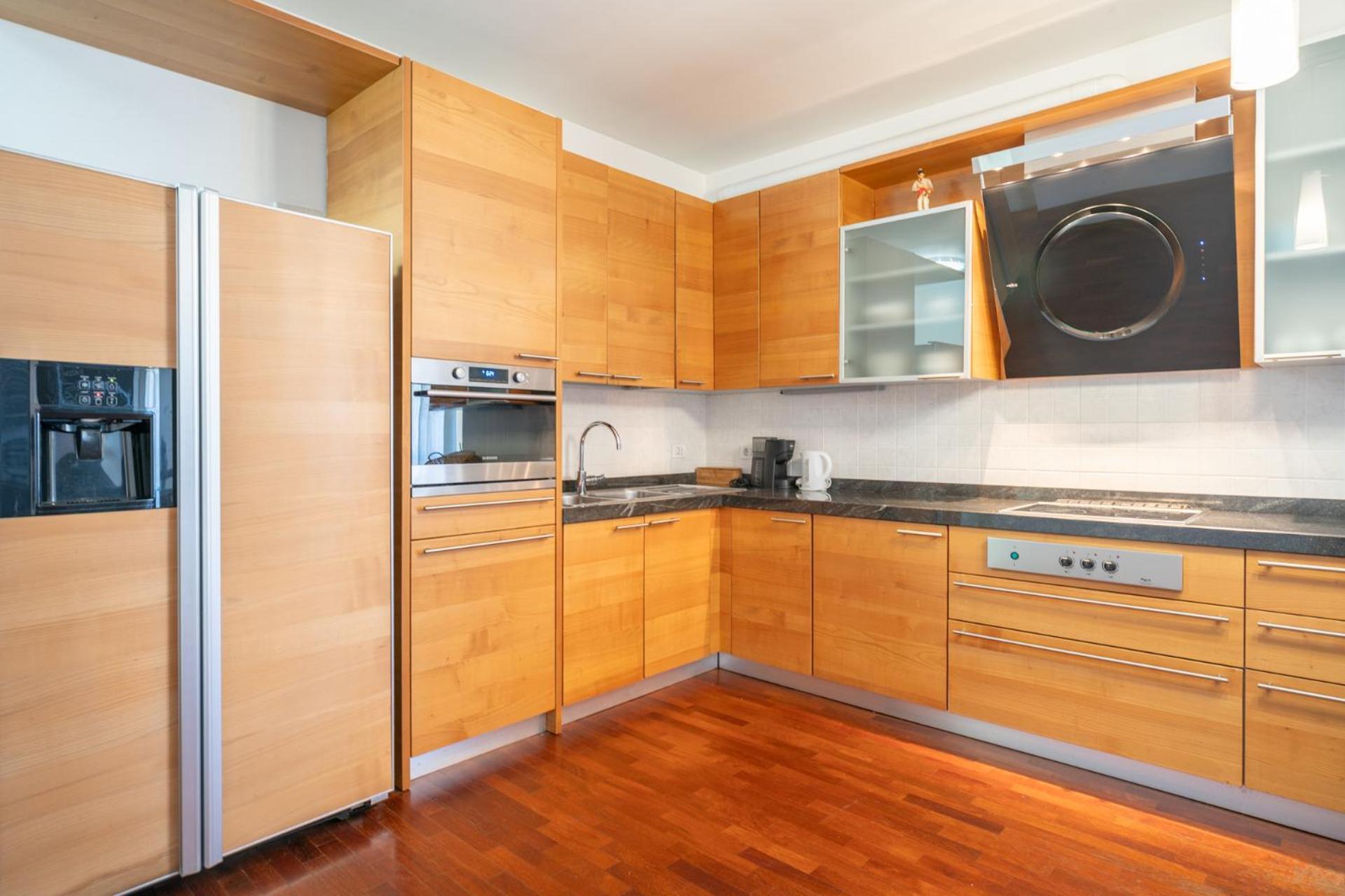 Large Well-Equipped Appartement Near Como Lake เลคโค ภายนอก รูปภาพ